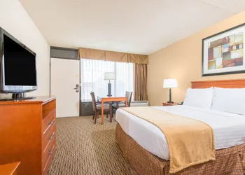 Days Inn by Wyndham Altus hotel thumbnail 6