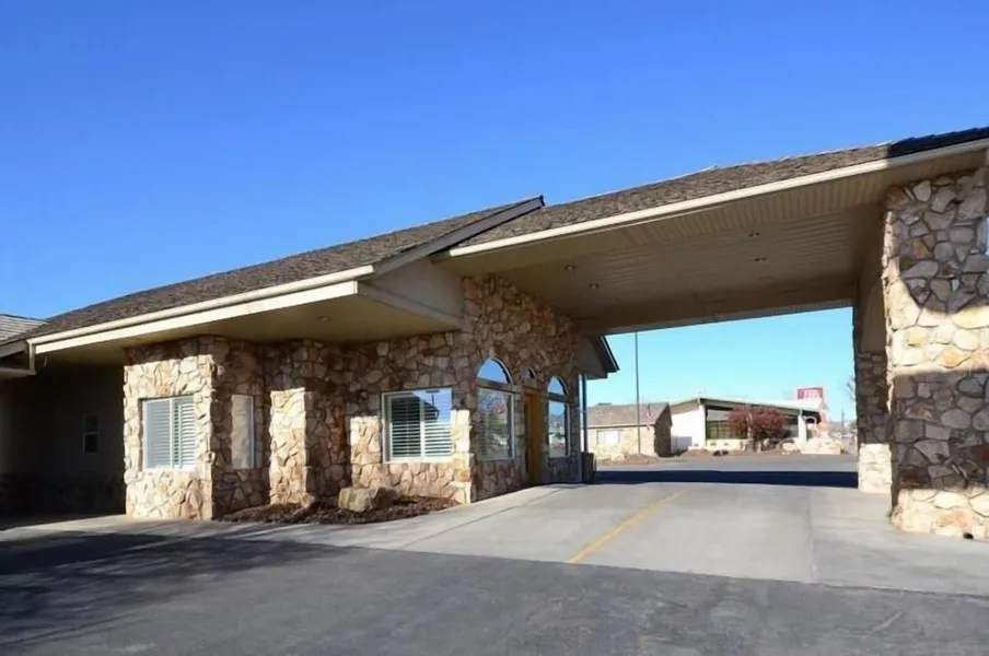 Econo Lodge Inn & Suites Vernal near Dinosaur Monument hotel detail image 6