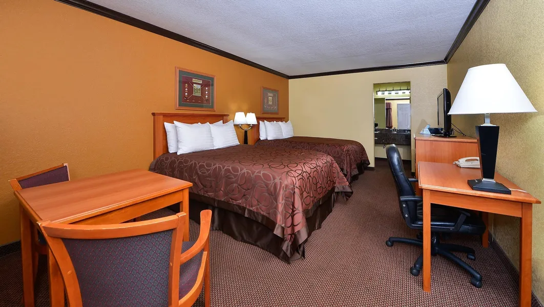 Xecutive Inn and Suites hotel detail image 6