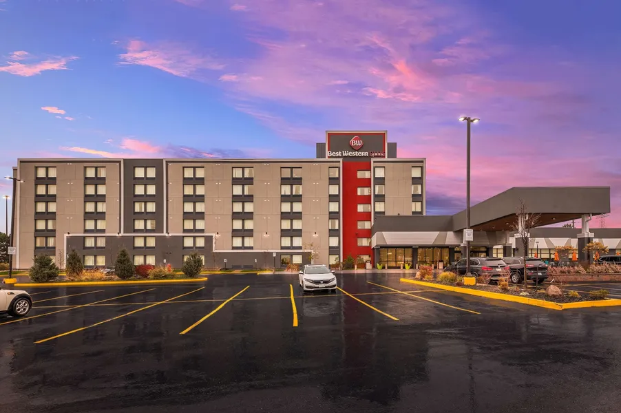 Best Western Plus Toronto North York Hotel & Suites hotel detail image 2