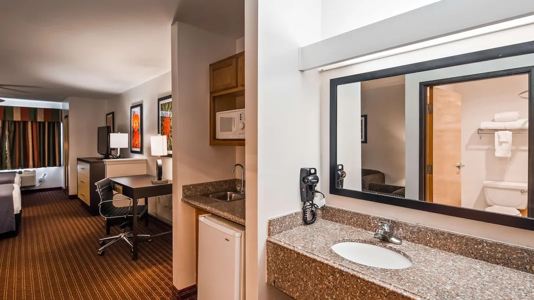 Best Western Inn & Suites hotel detail image 6