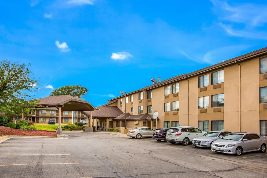Quality Inn & Suites Lawrence - University Area hotel detail image 2