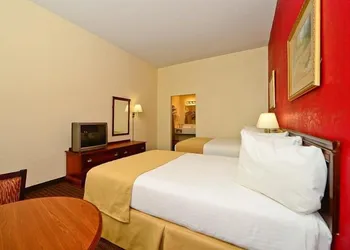 Manchester Heritage Inn And Suites hotel thumbnail 4