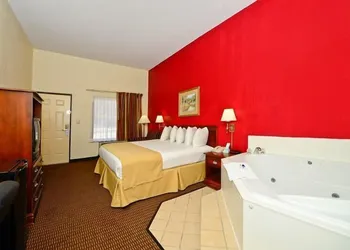 Manchester Heritage Inn And Suites hotel thumbnail 6