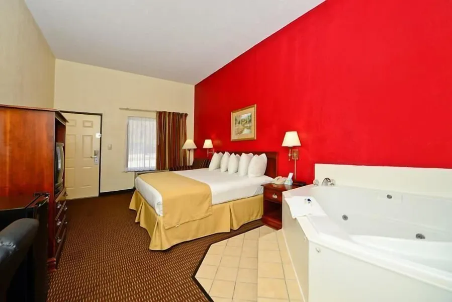 Manchester Heritage Inn And Suites hotel detail image 6