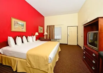 Manchester Heritage Inn And Suites hotel thumbnail 7