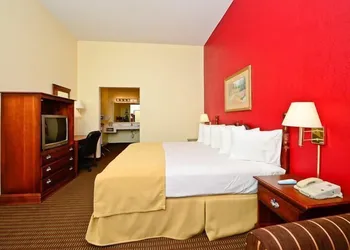 Manchester Heritage Inn And Suites hotel thumbnail 8