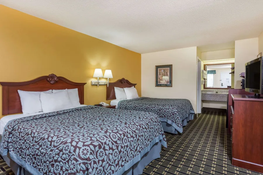 Days Inn & Suites by Wyndham Warner Robins Near Robins AFB hotel detail image 6