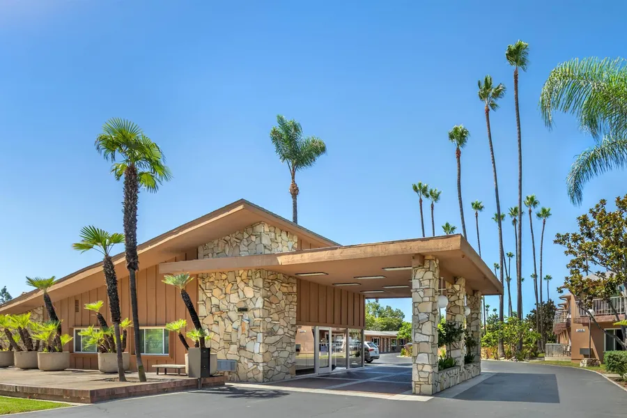 Best Western Pine Tree Motel hotel detail image 2