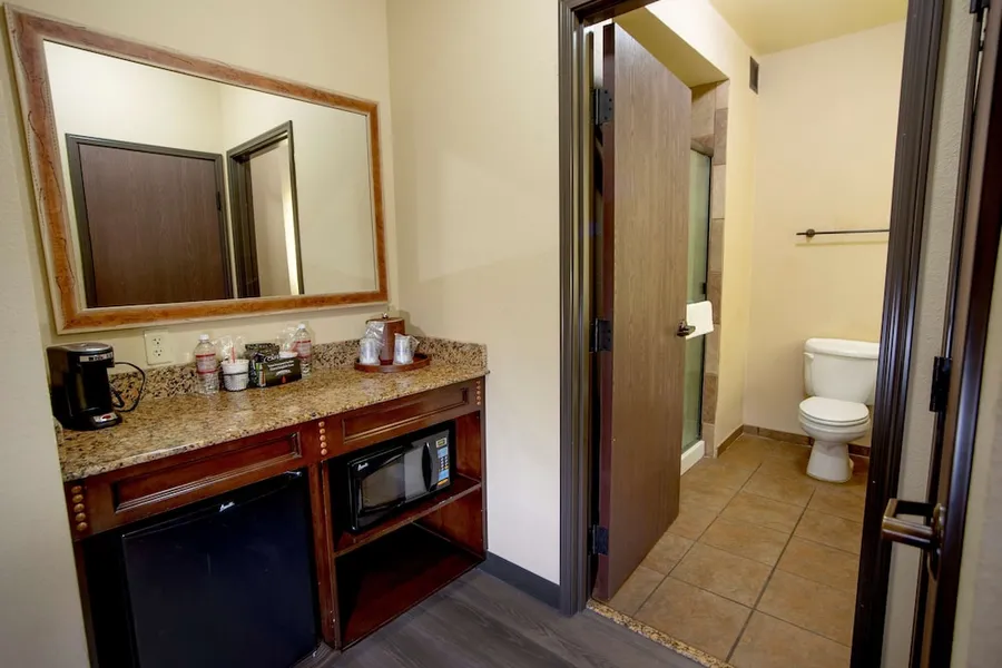 Best Western Plus Cimarron Hotel & Suites hotel detail image 6