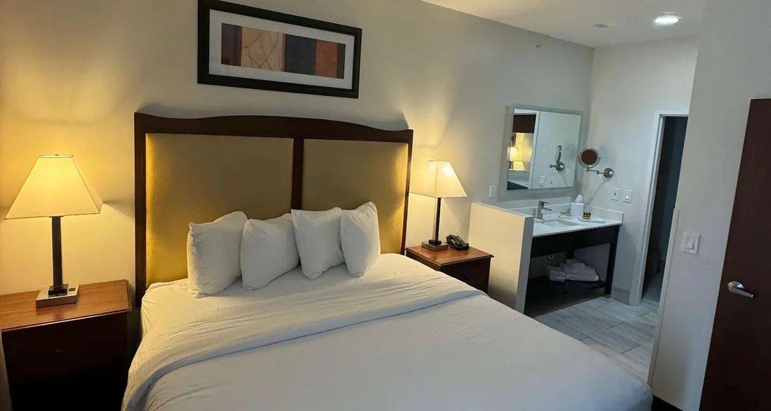 Best Western Plus Hannaford Inn & Suites hotel detail image 6