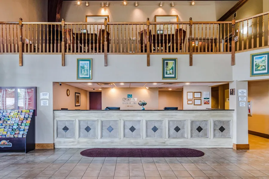 Quality Inn & Suites Carthage near Precious Moments Chapel hotel detail image 6