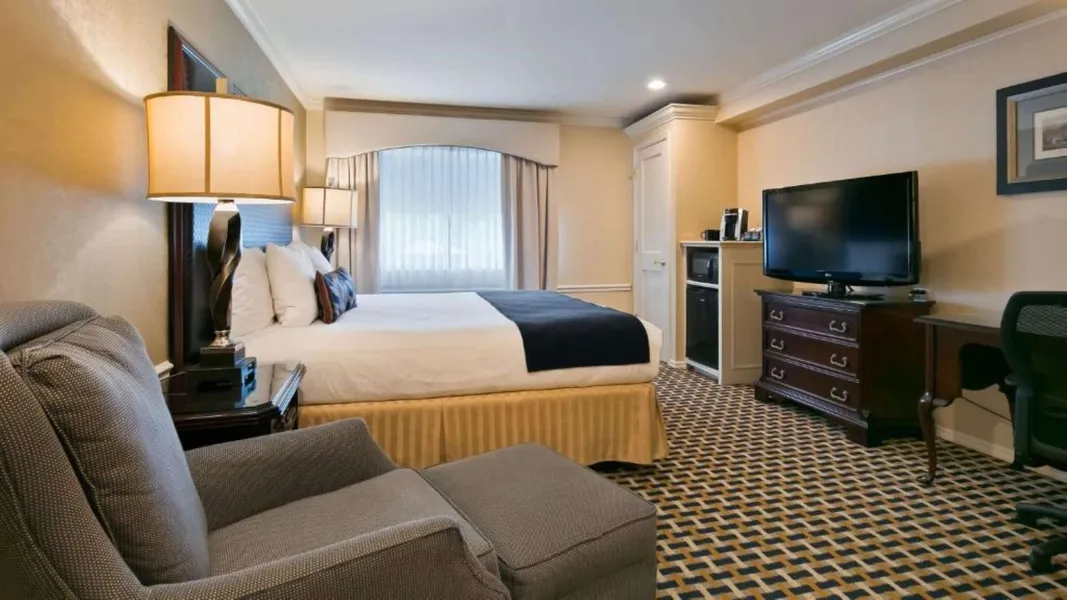 Best Western Plus Puyallup Hotel hotel detail image 6