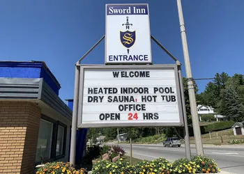 Sword Motor Inn hotel thumbnail 4