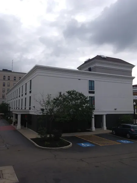 La Quinta Inn & Suites by Wyndham Jamestown hotel detail image 6