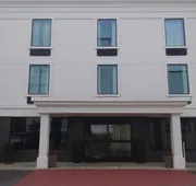 La Quinta Inn & Suites by Wyndham Jamestown hotel detail image 7