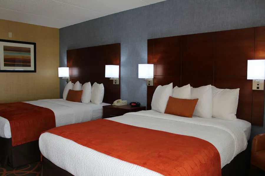 Best Western Plus Fresno Airport Hotel hotel detail image 6