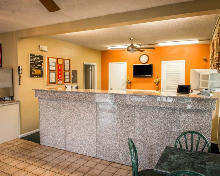 Econo Lodge Lake City-North hotel detail image 6
