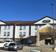 Quality Inn & Suites Manhattan hotel detail image 3
