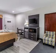 Quality Inn & Suites Canton hotel detail image 7