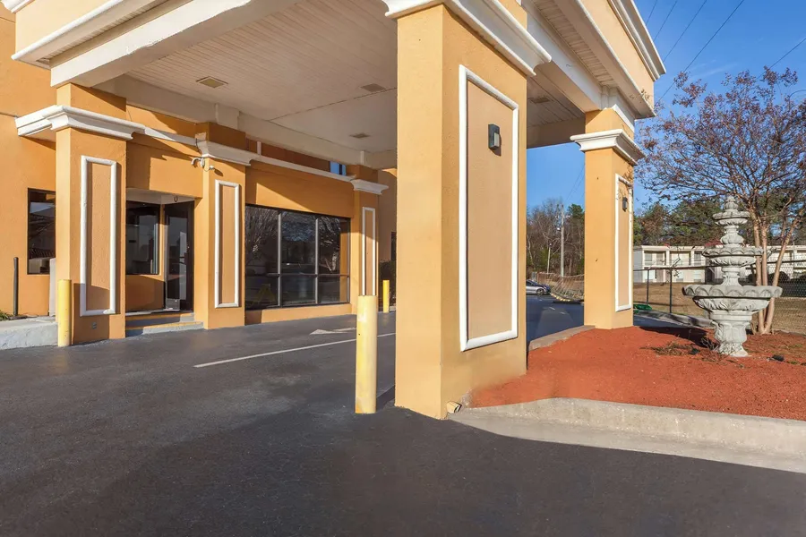 Rodeway Inn Lumberton Central hotel detail image 6
