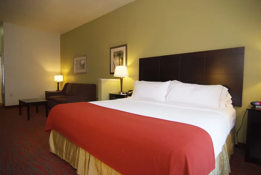 Holiday Inn Express Hotel & Suites Indianapolis North Carmel by IHG hotel detail image 6
