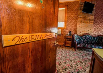 Irma Hotel hotel thumbnail 2