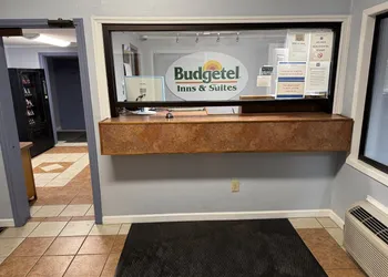 Budgetel Inn & Suites hotel thumbnail 4