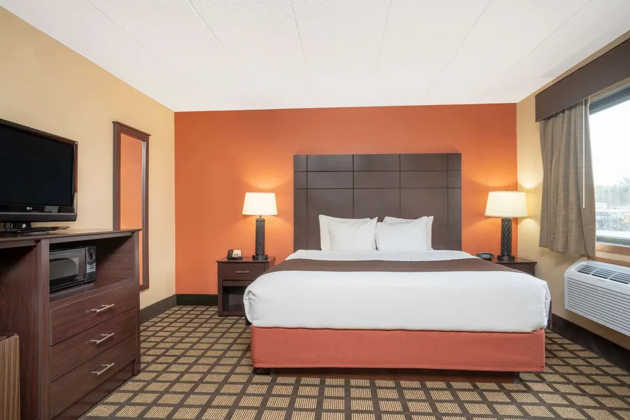Baymont by Wyndham Lakeville hotel detail image 6