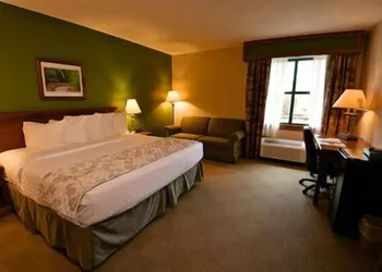 Chief Logan Lodge hotel thumbnail 7