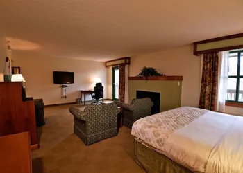 Chief Logan Lodge hotel thumbnail 8