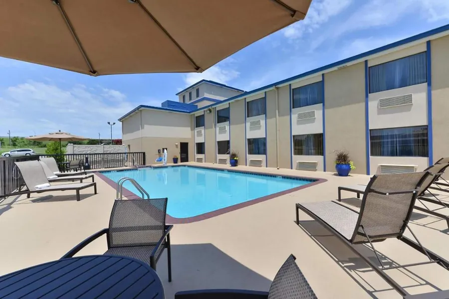 Baymont by Wyndham Ardmore I-35 hotel detail image 6