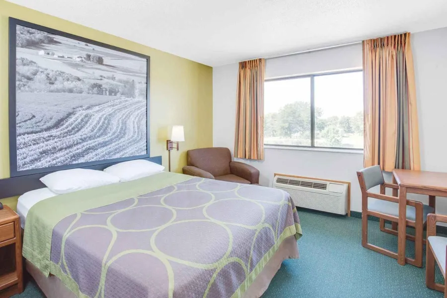 Super 8 by Wyndham Oelwein hotel detail image 6