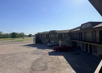 Regal Inn Coffeyville KS US 169 hotel thumbnail 8