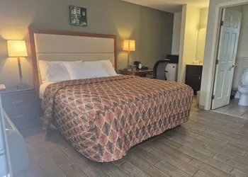 Maple Leaf Motel hotel thumbnail 3
