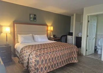 Maple Leaf Motel hotel thumbnail 4
