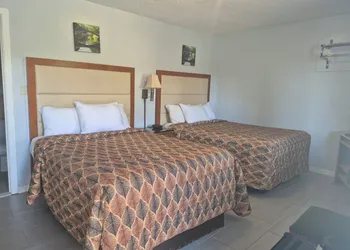Maple Leaf Motel hotel thumbnail 7