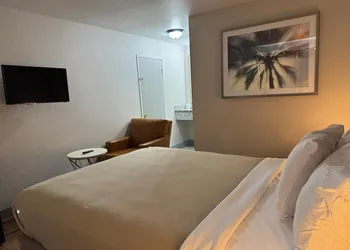 Harmony Inn and Suites hotel thumbnail 6