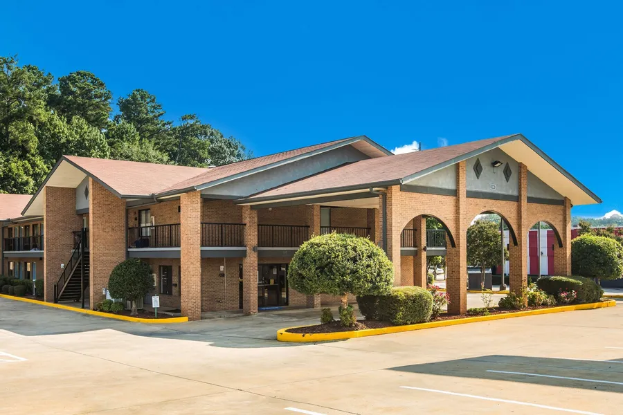 Americas Best Value Inn Stockbridge hotel detail image 6