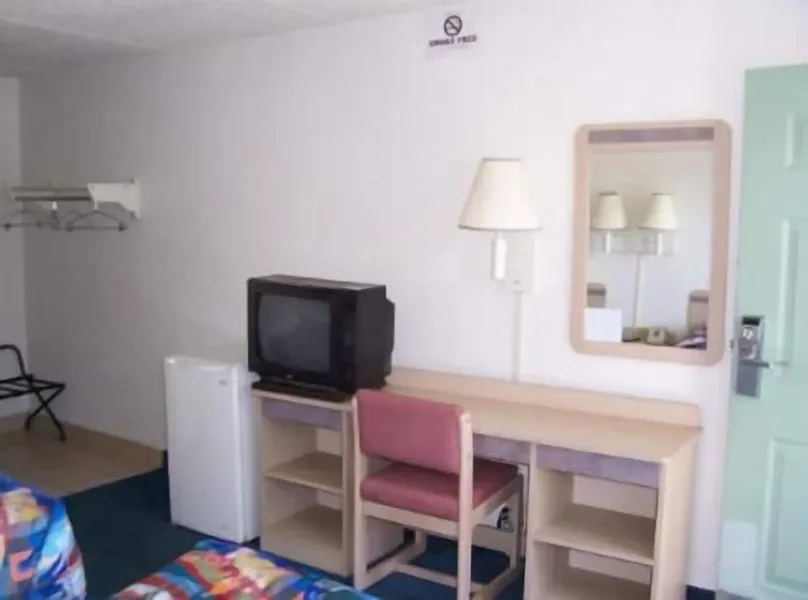 Americas Best Value Inn Battle Creek hotel detail image 6
