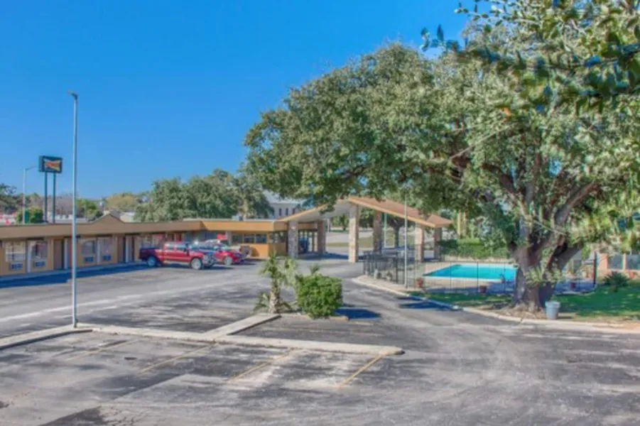 Americas Best Value Inn Uvalde hotel detail image 2
