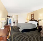 Americas Best Value Inn & Suites Mt. Pleasant hotel detail image 5