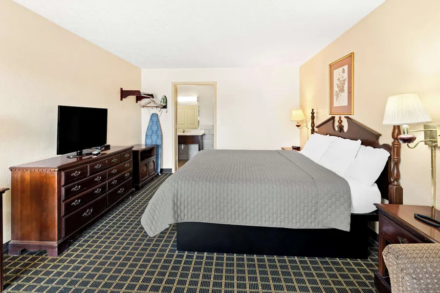 Americas Best Value Inn & Suites Mt. Pleasant hotel detail image 6