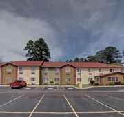 HomeTown Inn & Suites hotel detail image 5