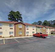 HomeTown Inn & Suites hotel detail image 7