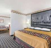 Super 8 by Wyndham Coshocton Roscoe Village hotel detail image 3