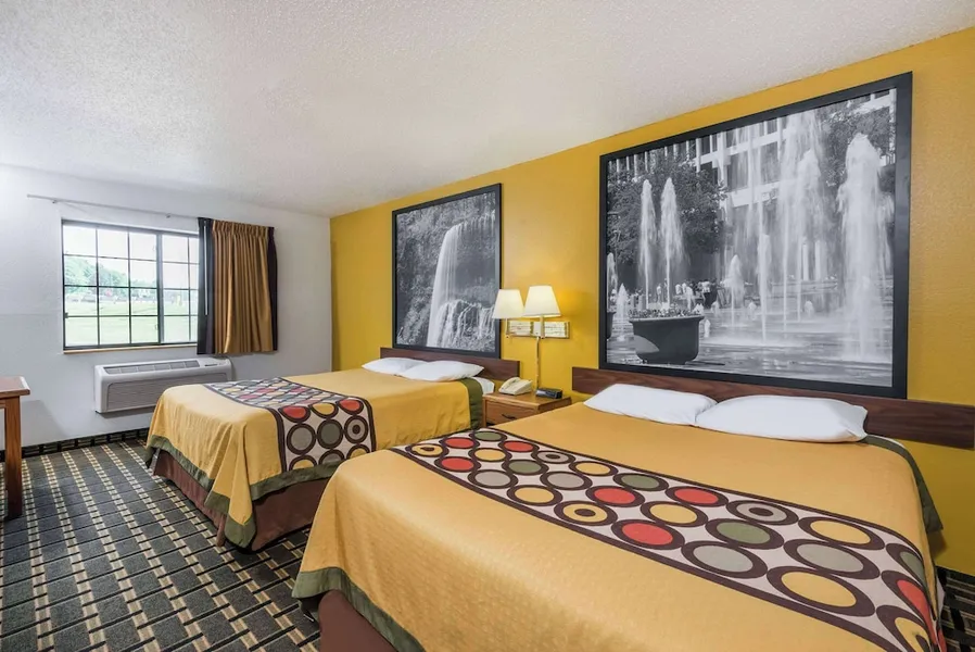 Super 8 by Wyndham Coshocton Roscoe Village hotel detail image 6
