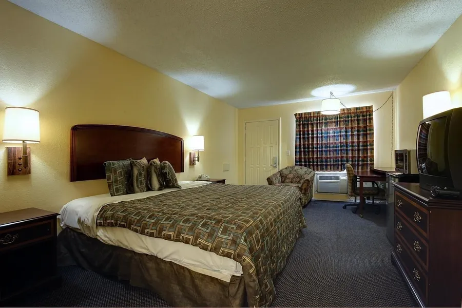 Americas Best Value Inn Comanche hotel detail image 6