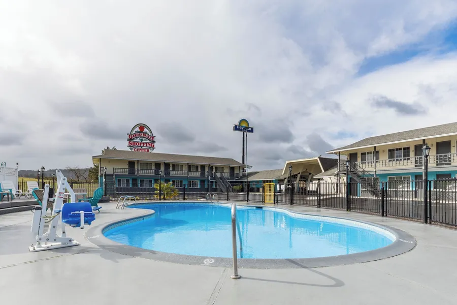 Rosewood Inn and Suites hotel detail image 2