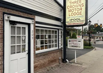 Budget Host Three Crowns Motor Lodge hotel thumbnail 3